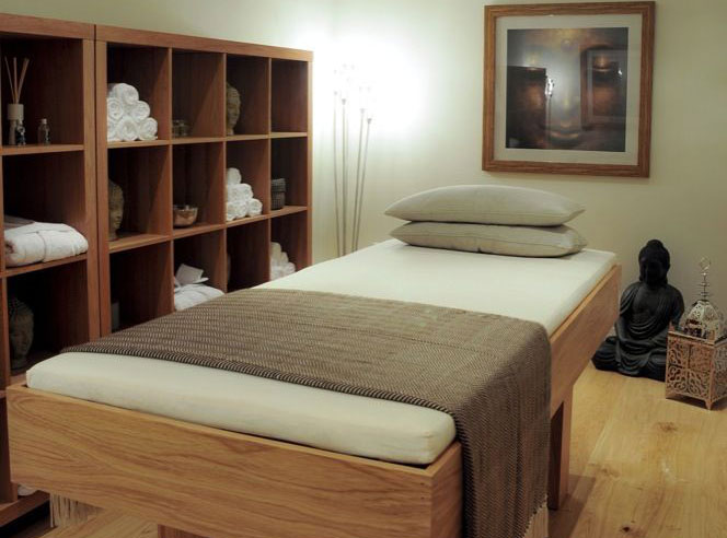 a spa massage table - hotels.ng