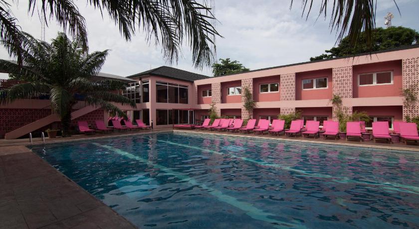 Pool view of Blowfish Hotel